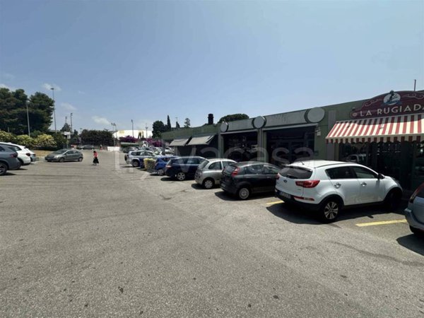 negozio in affitto a Selargius in zona Su Planu