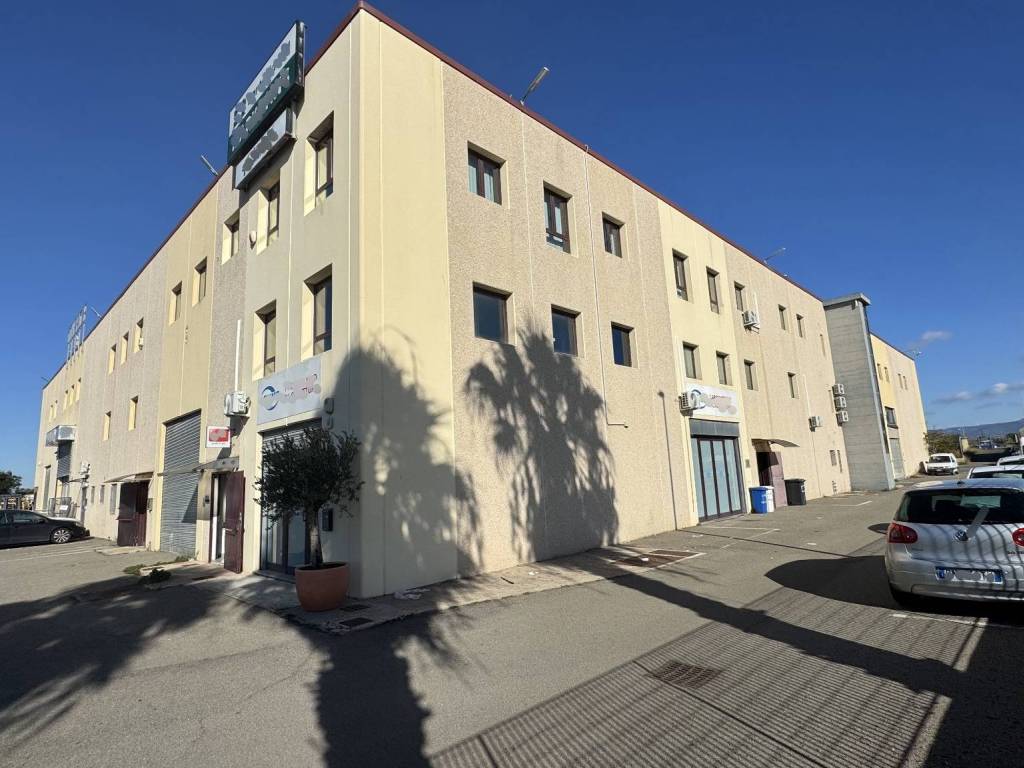 negozio in affitto a Sestu