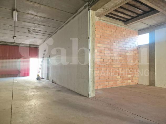 locale commerciale in affitto a Sestu