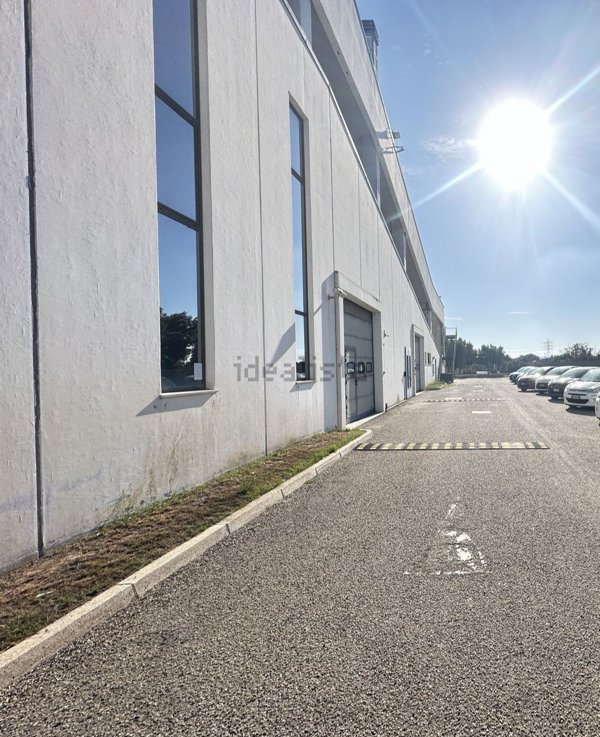 locale di sgombero in affitto ad Elmas