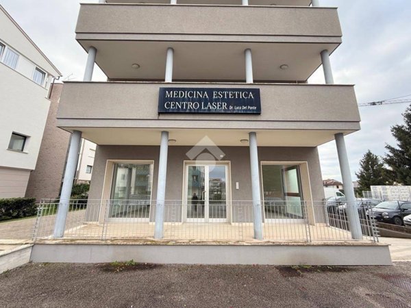 negozio in affitto ad Azzano Decimo