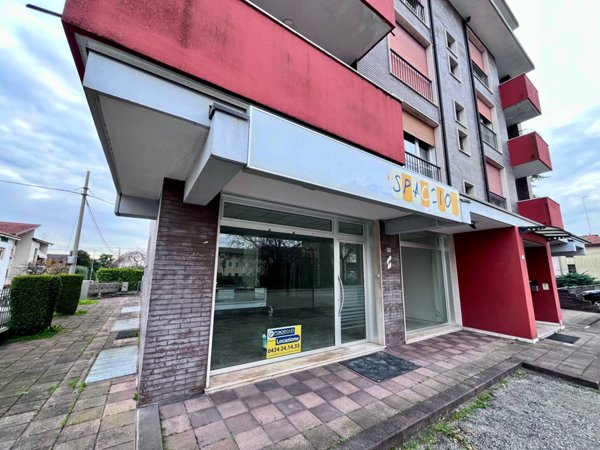 locale commerciale in affitto a Cordenons