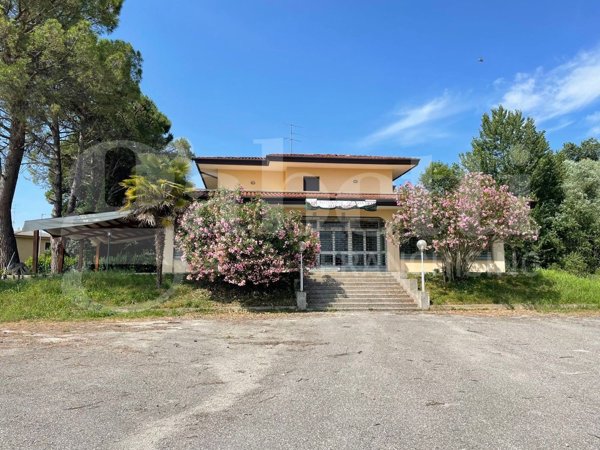 locale commerciale in affitto a Cordenons