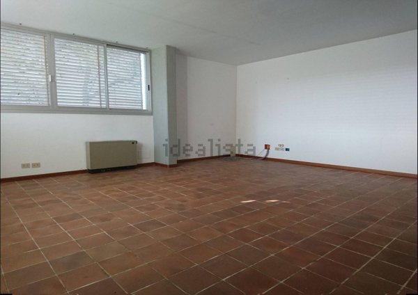 locale di sgombero in affitto a Fontanafredda