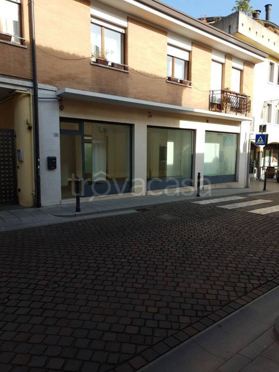 negozio in affitto a Maniago