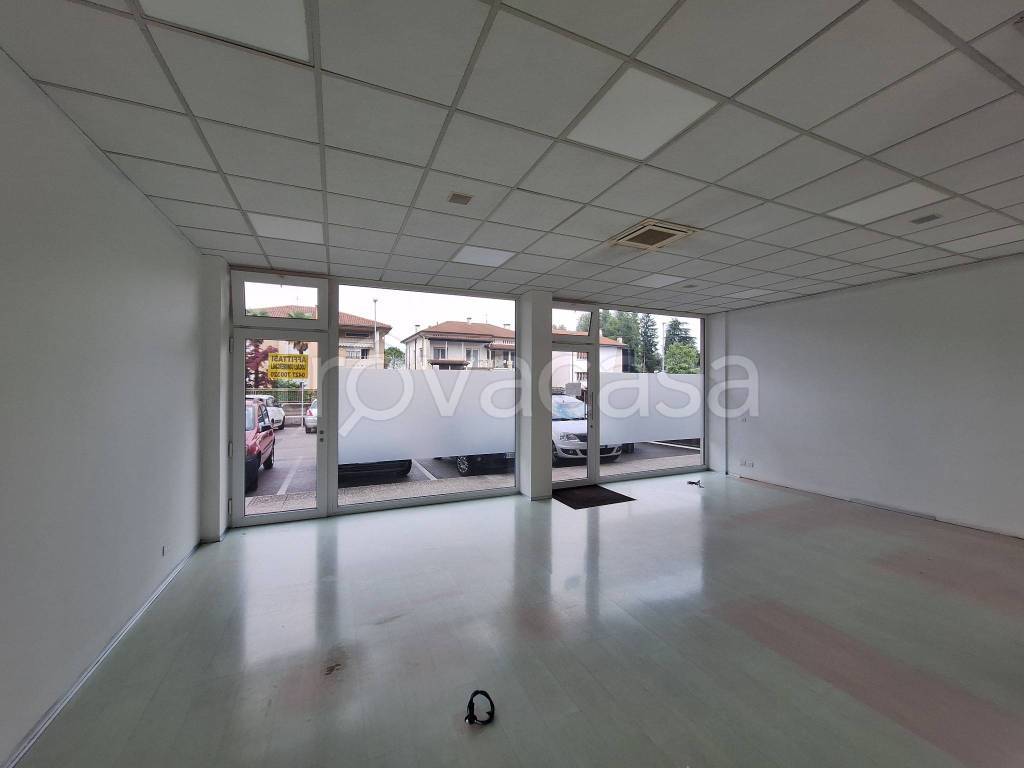 negozio in affitto a Maniago