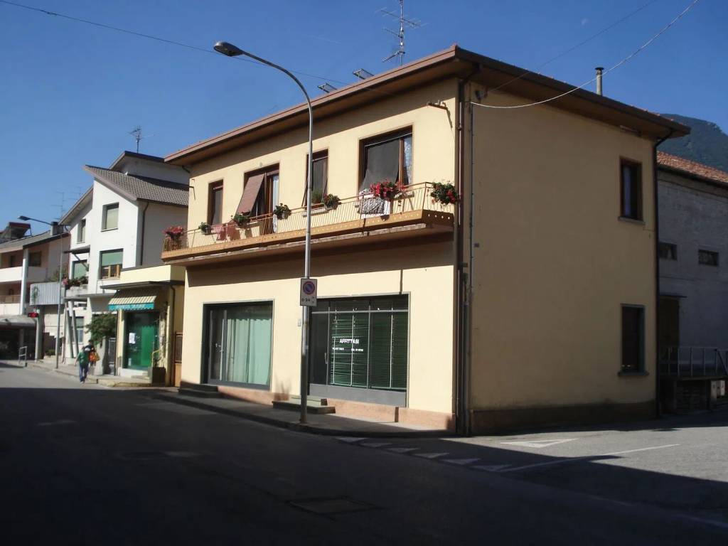 negozio in affitto a Montereale Valcellina in zona Grizzo