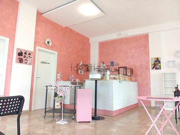 negozio in affitto a Porcia in zona Rorai Piccolo