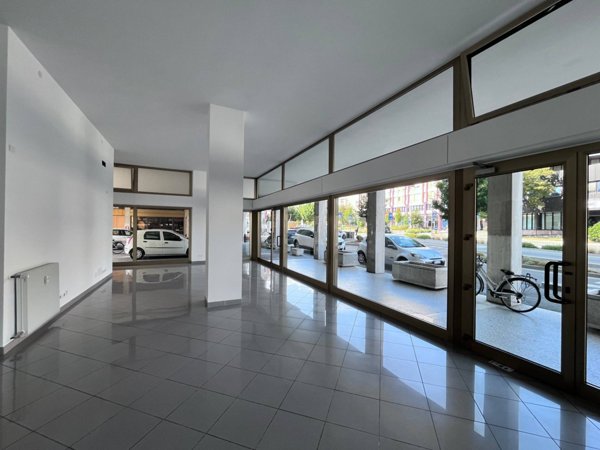 locale commerciale in affitto a Pordenone