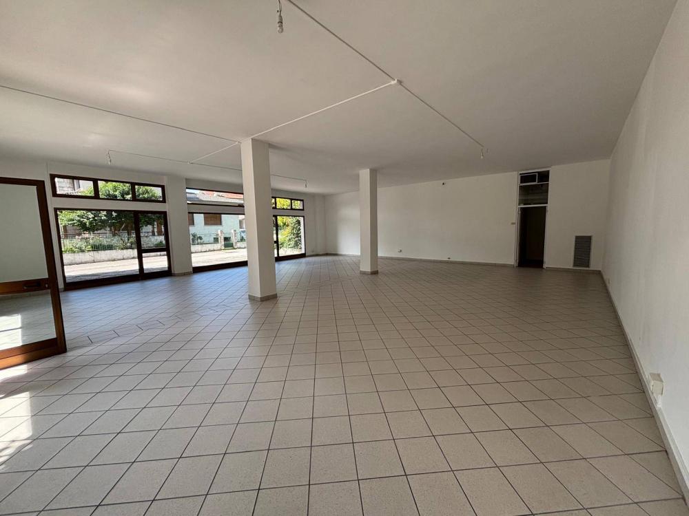 negozio in affitto a Pordenone in zona Rorai Grande