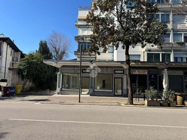 locale commerciale in affitto a Sacile