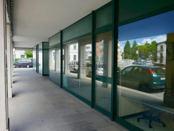 locale commerciale in affitto a Spilimbergo