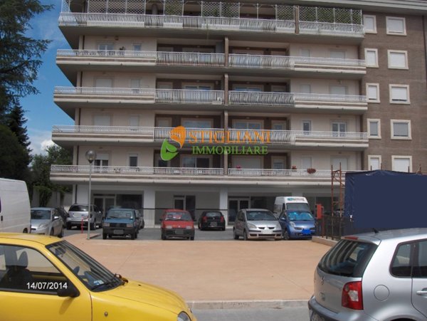 locale commerciale in affitto ad Isernia