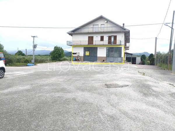 negozio in affitto ad Isernia in zona Contrada San Vito