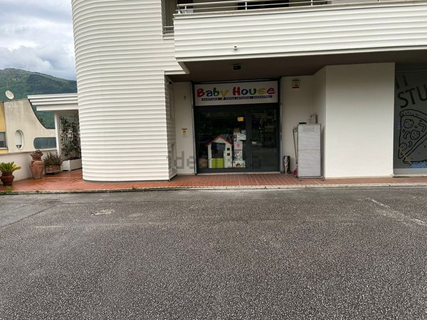 negozio in affitto ad Isernia