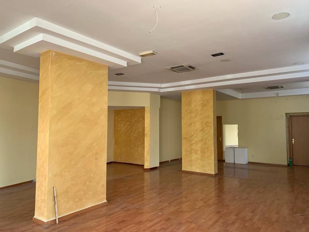negozio in affitto ad Isernia