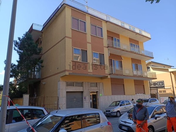 negozio in affitto ad Isernia