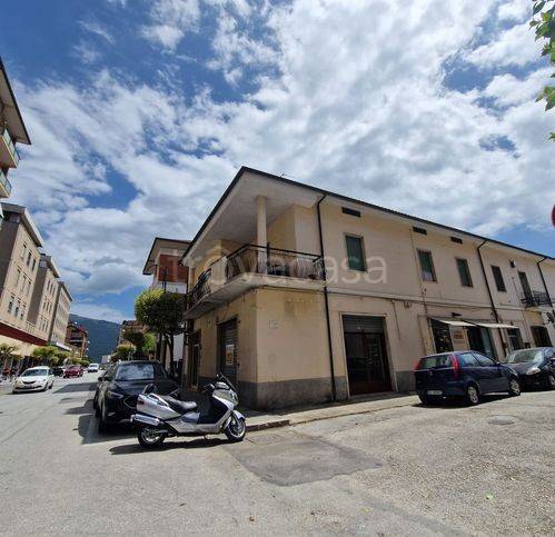 negozio in affitto ad Isernia