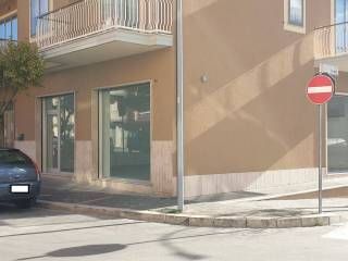 locale commerciale in affitto ad Isernia