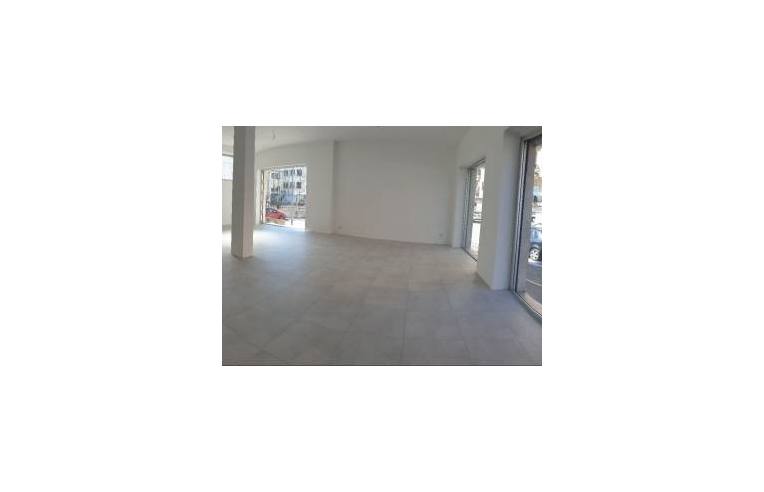 locale commerciale in affitto ad Isernia