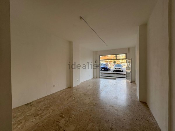 locale commerciale in affitto ad Isernia