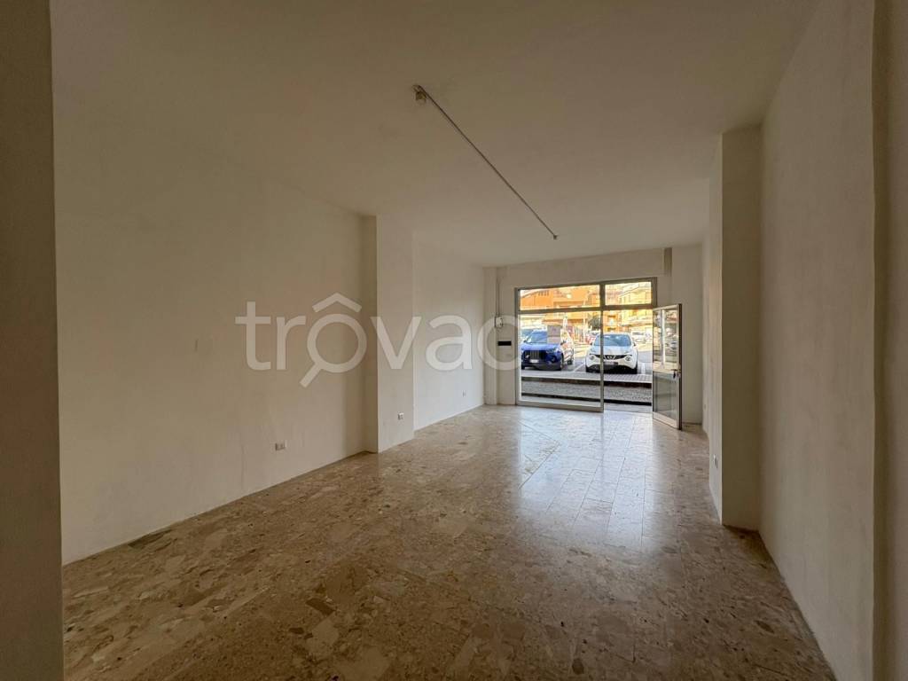 negozio in affitto ad Isernia