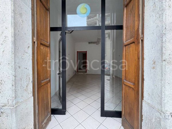 negozio in affitto ad Isernia