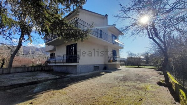 casa indipendente in affitto ad Isernia