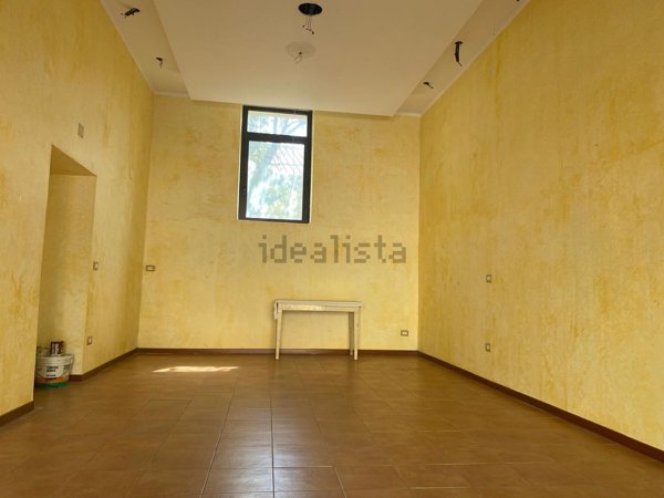 locale commerciale in affitto ad Isernia