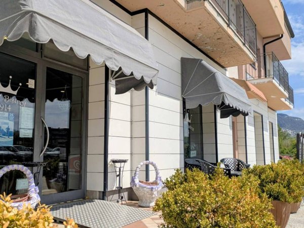 negozio in affitto ad Isernia in zona Contrada Le Piane