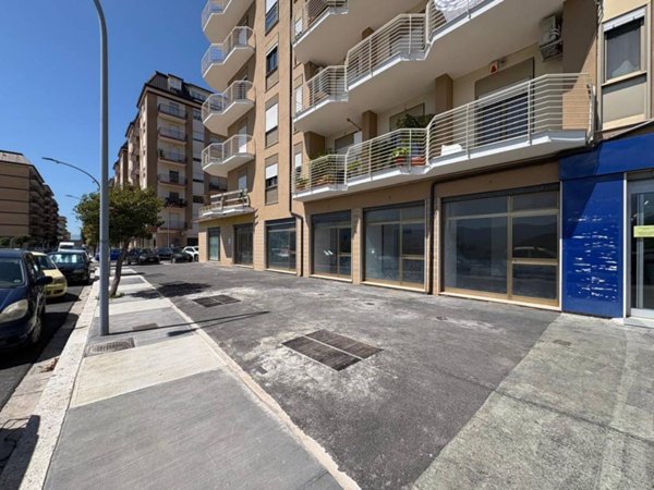 negozio in affitto ad Isernia