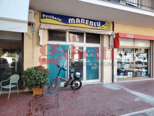 locale commerciale in affitto a Venafro