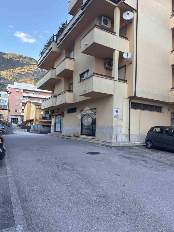 negozio in affitto a Venafro