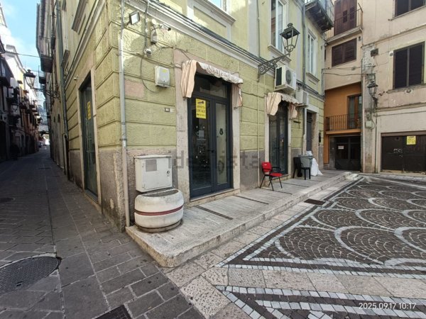 locale commerciale in affitto a Venafro