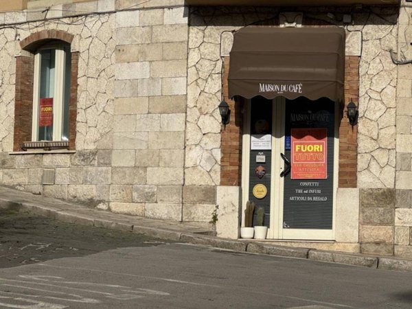 negozio in affitto a Venafro