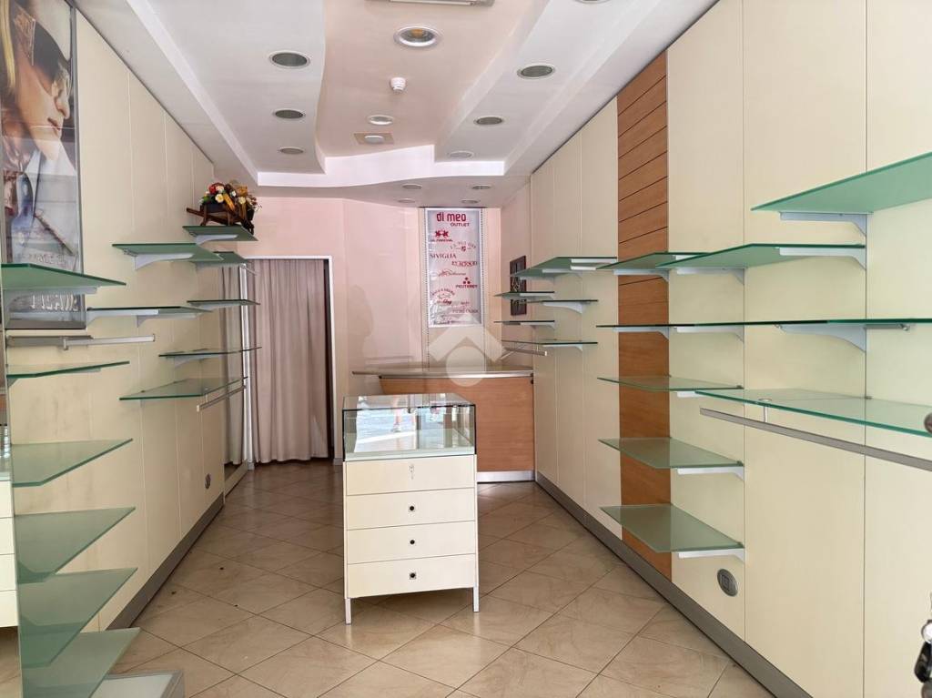 negozio in affitto a Venafro