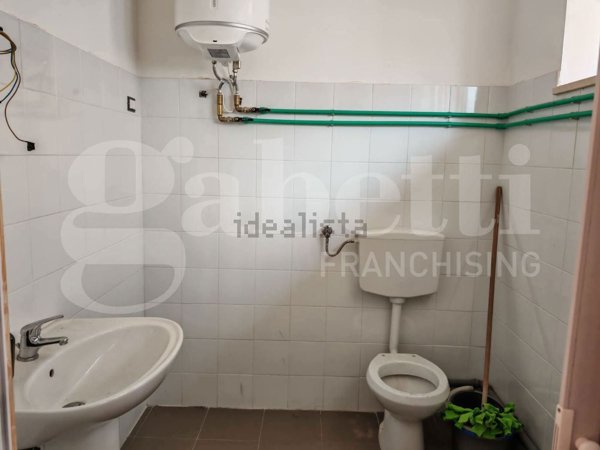 locale commerciale in affitto a Venafro