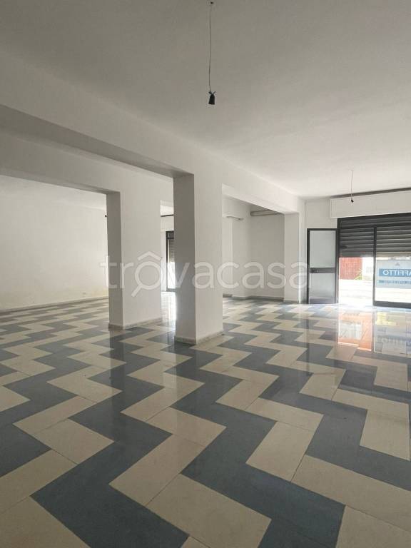 negozio in affitto a Cabras