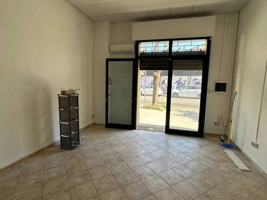 negozio in affitto ad Oristano