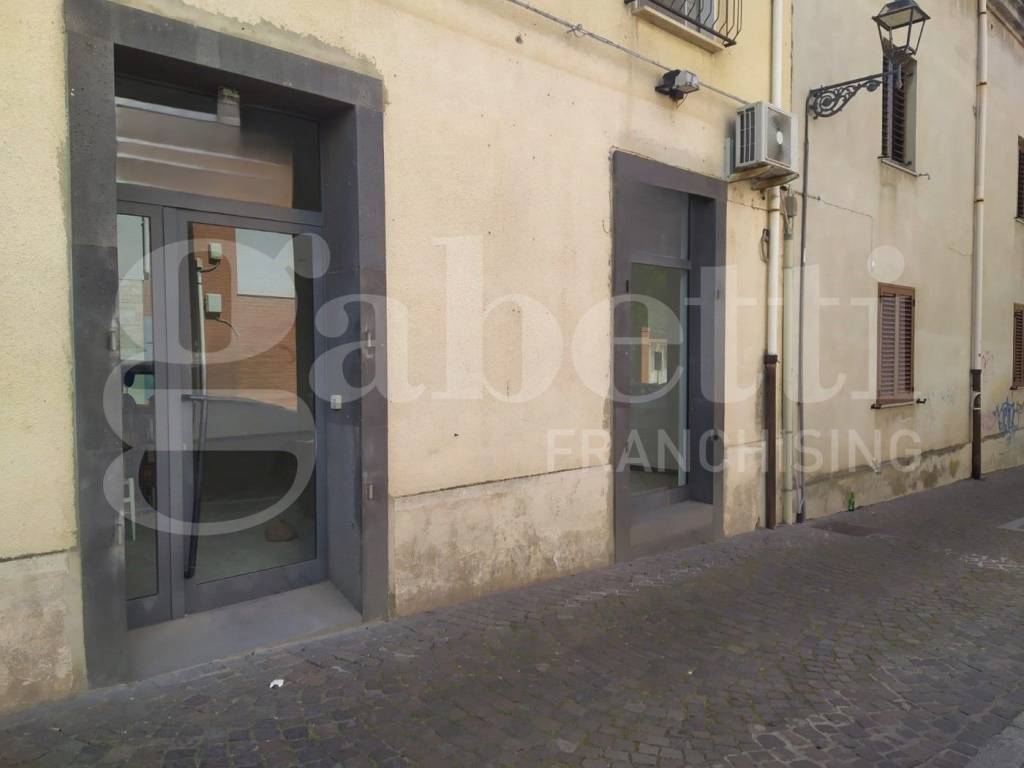 negozio in affitto ad Oristano