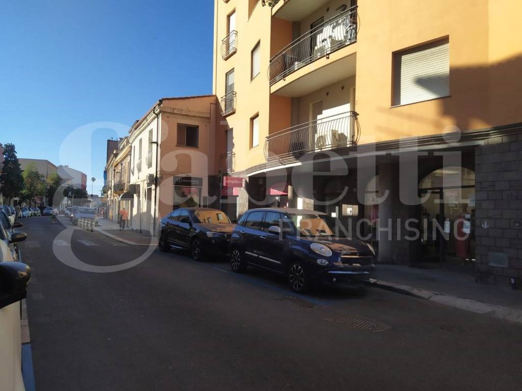 negozio in affitto ad Oristano
