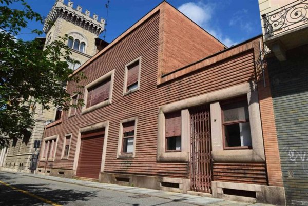 intera palazzina in affitto a Biella in zona Centro Città