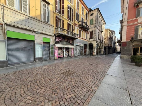negozio in affitto a Biella in zona Centro Città