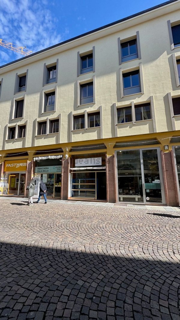 negozio in affitto a Biella in zona Centro Città
