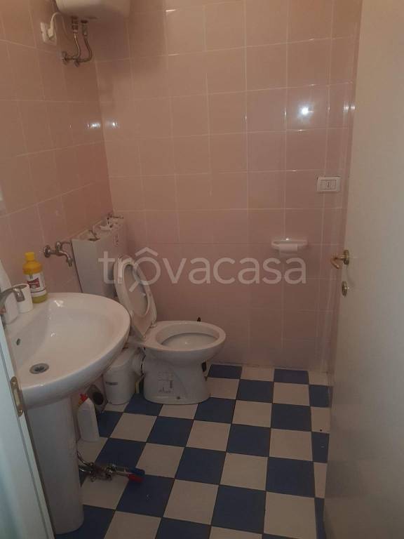 negozio in affitto a Biella in zona Centro Città