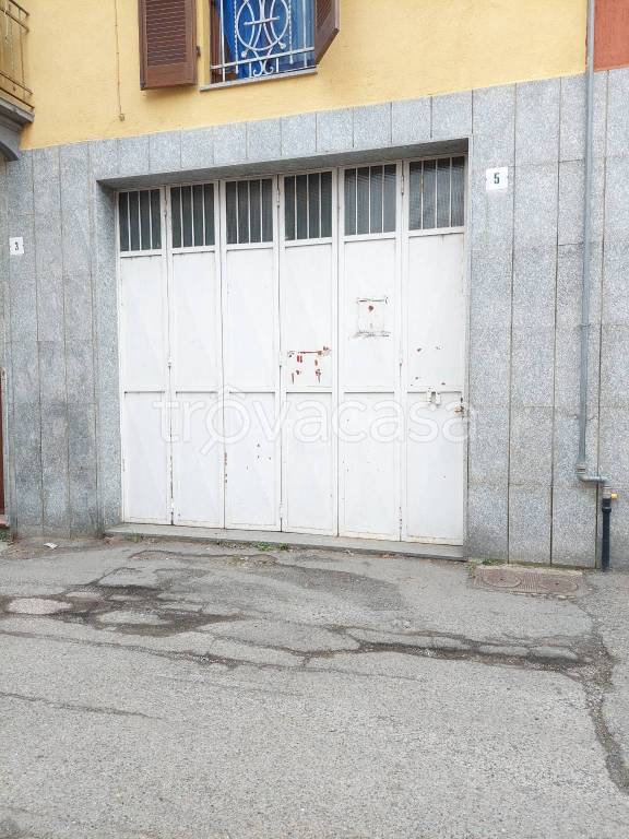 locale commerciale in affitto a Biella