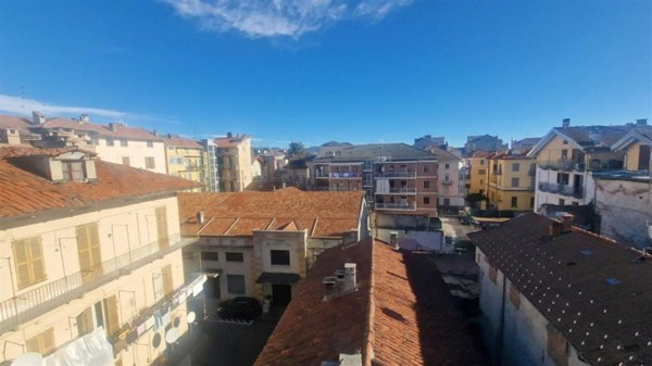 appartamento in affitto a Biella in zona Centro Città