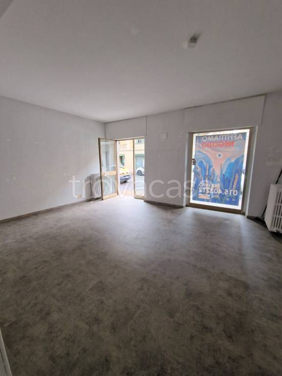 negozio in affitto a Biella in zona Via Torino