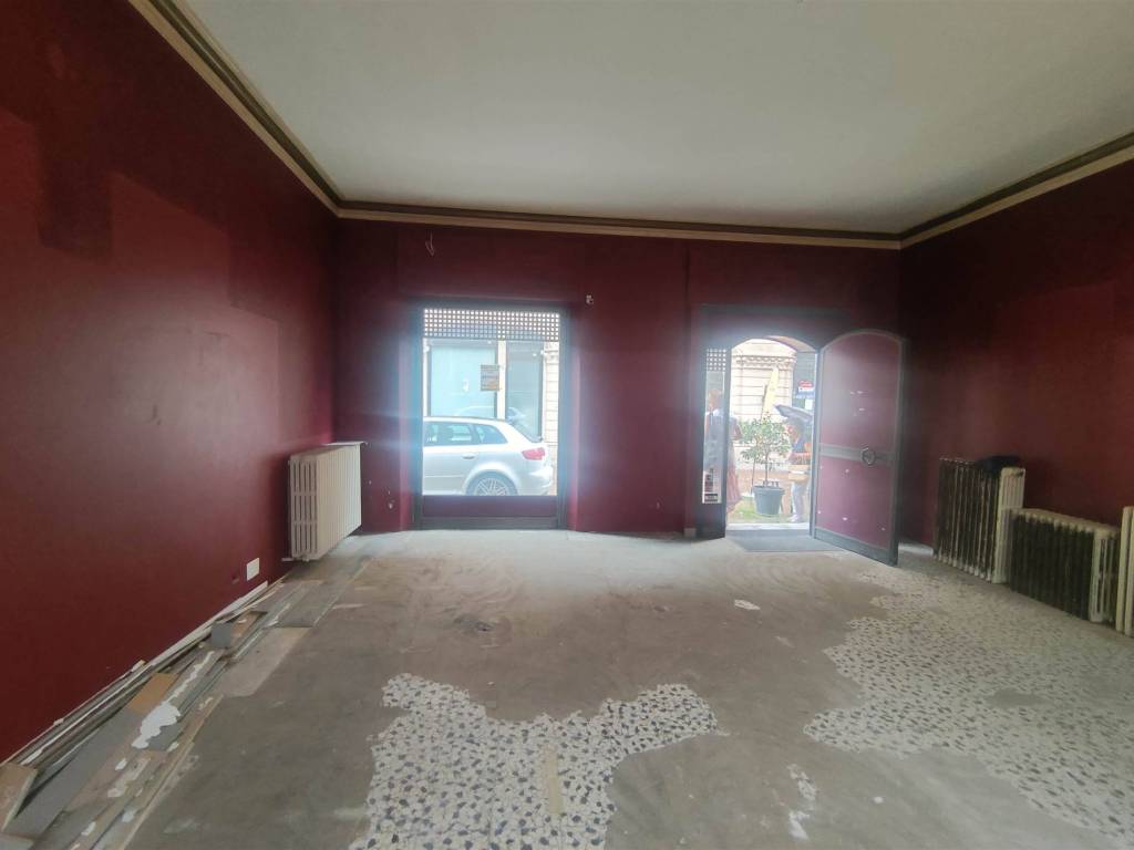 negozio in affitto a Biella in zona Centro Città