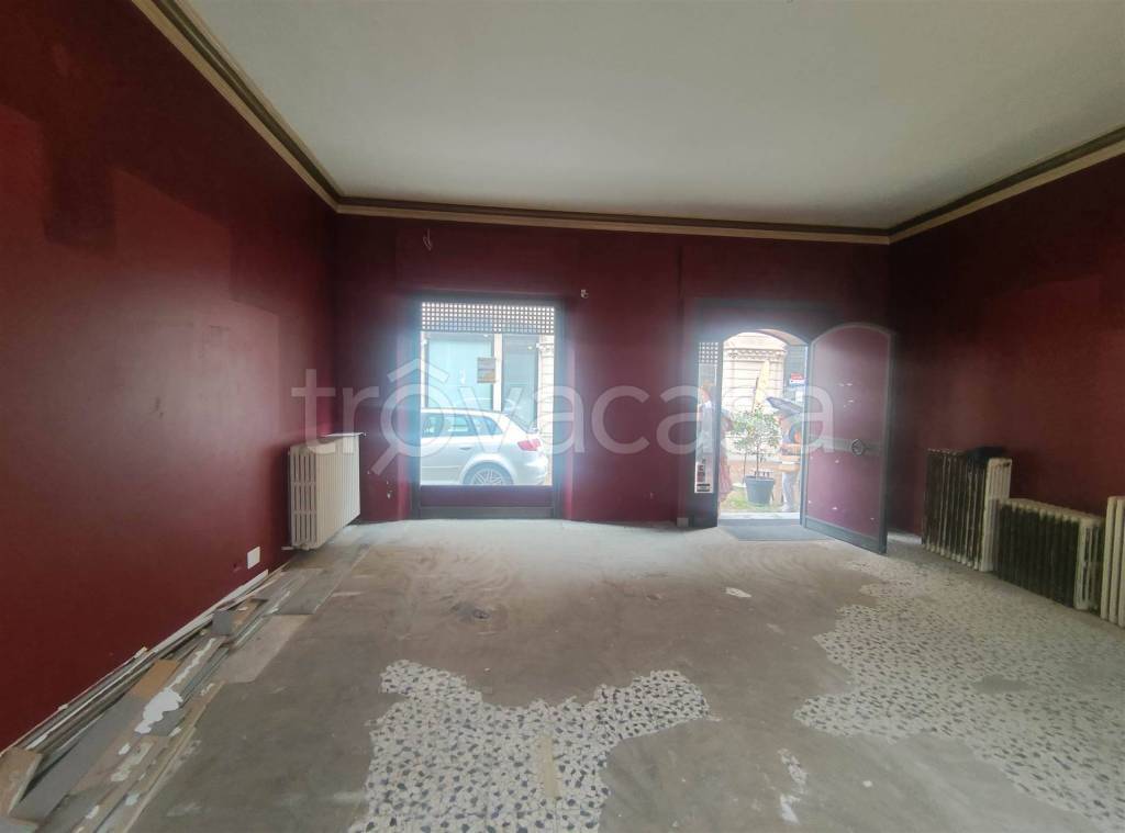 negozio in affitto a Biella in zona Centro Città